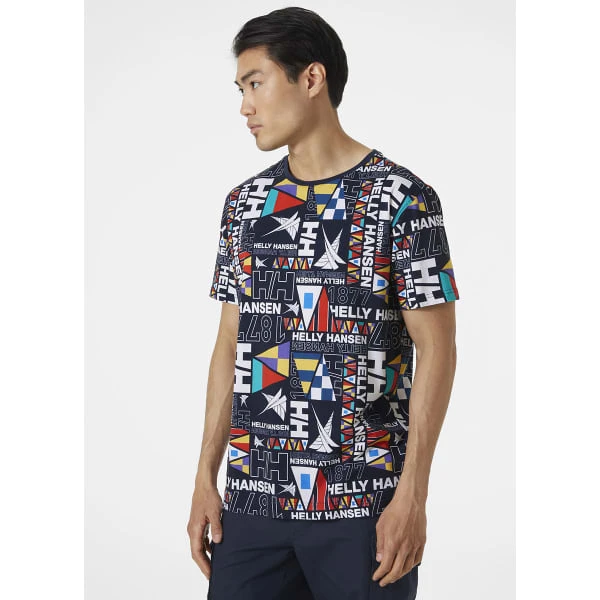 HELLY HANSEN NEWPORT T-SHIRT NAVY BURGEE AOP 23 5 HELLY HANSEN NEWPORT T-SHIRT NAVY BURGEE AOP 23 – Image 3