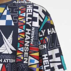 HELLY HANSEN NEWPORT T-SHIRT NAVY BURGEE AOP 23 12 HELLY HANSEN NEWPORT T-SHIRT NAVY BURGEE AOP 23 -Volcom Boutique 9 123717 34303 599 05