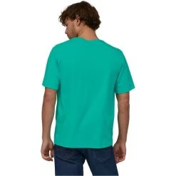 PATAGONIA M'S LINE LOGO RIDGE STRIPE ORGANIC POCKET T-SHIRT FRESH TEAL 23 7 PATAGONIA M'S LINE LOGO RIDGE STRIPE ORGANIC POCKET T-SHIRT FRESH TEAL 23 -Volcom Boutique 9 126763 37587 frtl 03